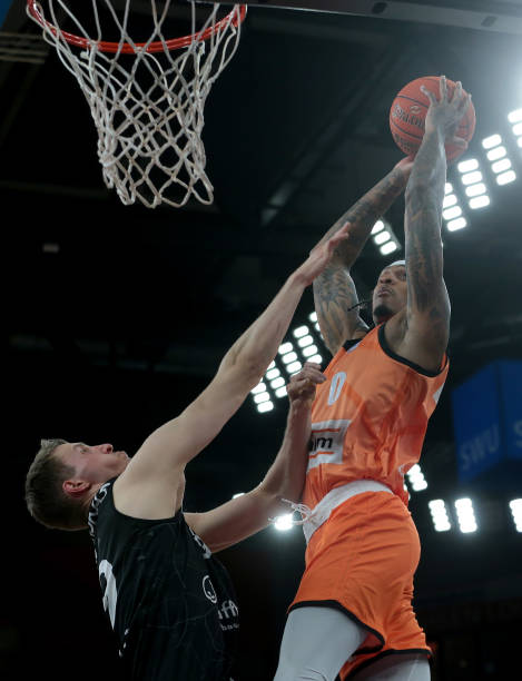 在这个充满 在这个充满