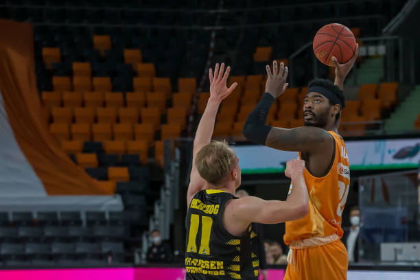 名骨干因伤 名骨干因伤